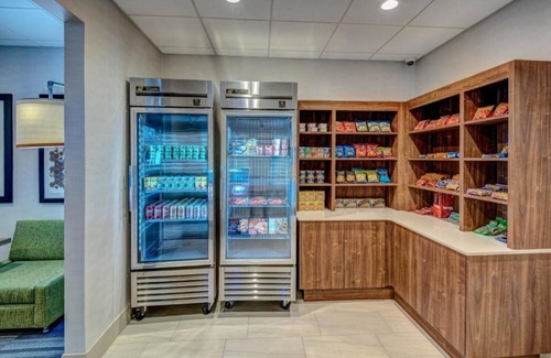 Avenel Casa | Corporate businesses and New York City are close to this room !
