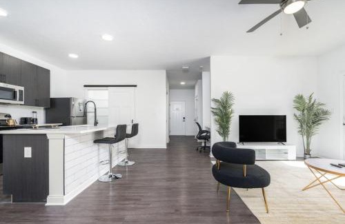 Whitestown Apartamento | Corporate Housing by MGM