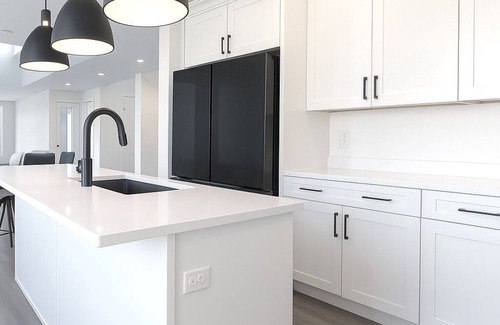 Daybreak Casa | Corporate Housing Fully Furnished Daybreak Gourmet Kitchen Pets Always OK