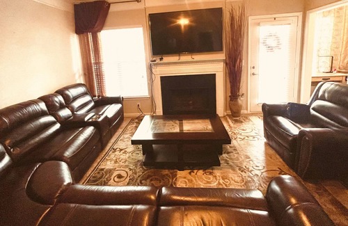 Suwanee Apartamento | Corporate / Leisure / Staycation / Home Away from Home /