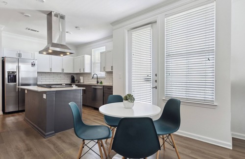 Frisco Apartamento | Corporate Luxe Suite, near Legacy West + The Star
