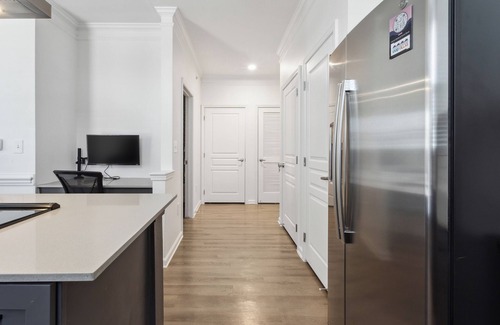 Frisco Apartamento | Corporate Luxe Suite, near Legacy West + The Star