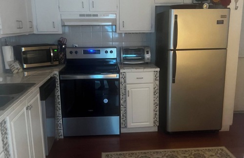 Goose Creek Casa | Corporate or Travel Nursing Housing in Quiet neighborhood