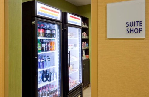 Quad Cities Casa | Corporate travelers will love staying at our room in Davenport !1
