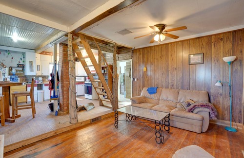 Lindsay Cabina | ‘Corral Creek Cow Camp:’ Pet-Friendly Circle Cabin