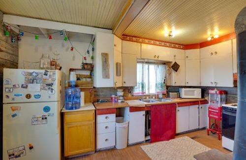 Lindsay Casa | Corral Creek Cow Camp Pet-Friendly Circle Cabin