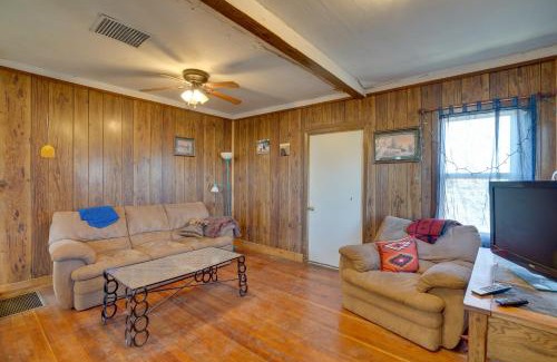 Lindsay Casa | Corral Creek Cow Camp Pet-Friendly Circle Cabin