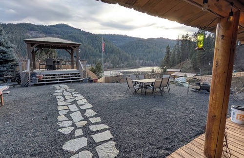 Ahsahka Cabina | Correa's Lodge