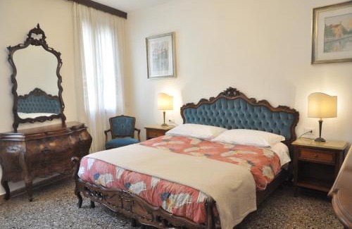 Castello Apartamento | Corte Formenta Home - Canal view