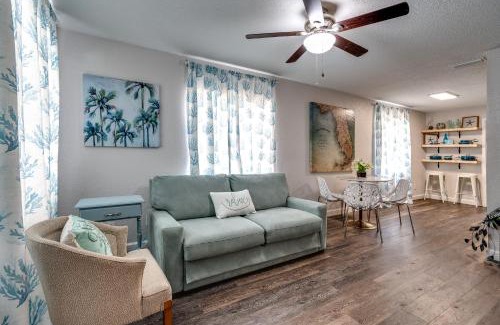 Bradenton Apartamento | Cortez Gardens Cottage 11, Renovated, Close to Beach, 3-Bed, 2 Bath 10 people