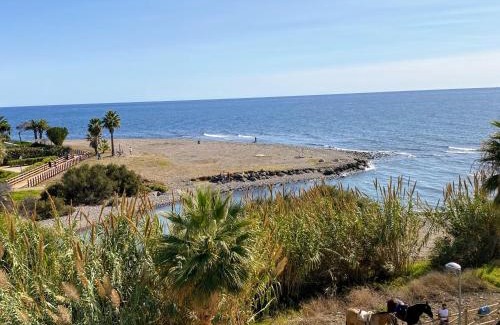 San Pedro de Alcántara Apartamento | Cortijo Blanco Beachfront - EaW Homes