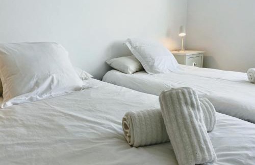 San Pedro de Alcántara Apartamento | Cortijo Blanco Beachfront - EaW Homes