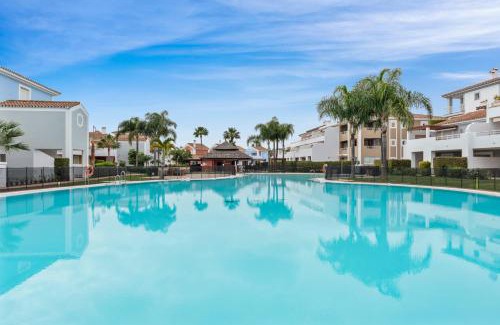 Nueva Milla de Oro Apartamento | Cortijo Del Mar Resort 2 Bed Apartment Sleeps up to 5