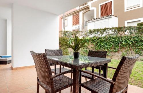 Nueva Milla de Oro Apartamento | Cortijo Del Mar Resort 2 Bed Apartment Sleeps up to 5