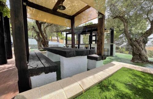 Villanueva Mesia Casa | Cortijo Rural Español Ideal para desconectar!