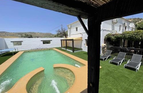 Villanueva Mesia Casa | Cortijo Rural Español Ideal para desconectar!