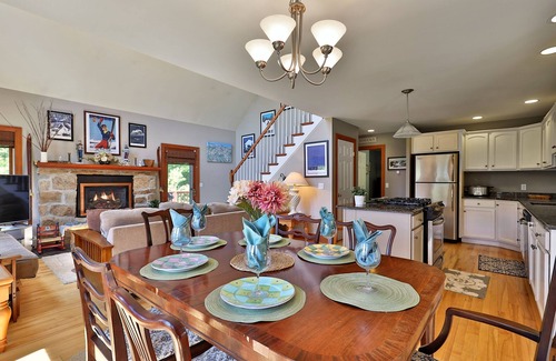 Killington Casa | Cortina Mountain Chalet - Outdoor Hot Tub - Close to Pico and Killington Mountains