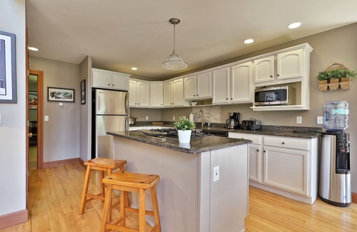 Killington Casa | Cortina Mountain Chalet - Outdoor Hot Tub - Close to Pico and Killington Mountains