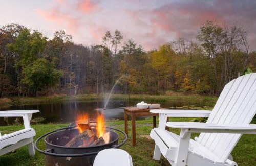 Saugerties Casa | Cortland by AvantStay Charming Heritage Estate w Private Lake Pool