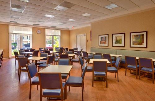 Anaheim Resort Hotel | Cortona Inn and Suites Anaheim Resort