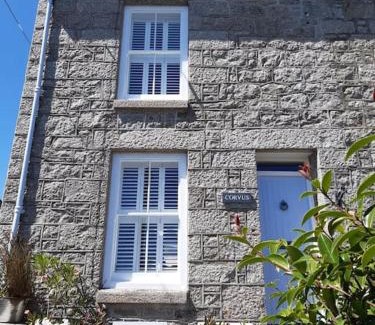 Paul Casa | Corvus - Beautiful cottage half a mile from Mousehole