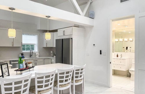Cos Cob Cabaña | Cos Cob Cottage- Full Kitchen, Pet Friendly