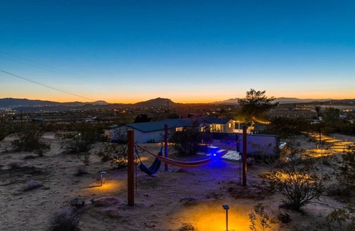 Joshua Tree Casa | Cosmic Wave - Mountain Views Spa Fenced Yard