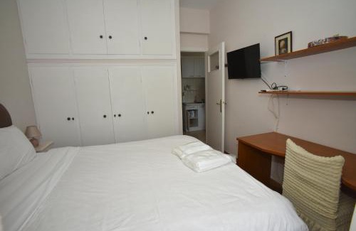 Monemvasia Apartamento | Cosmo Rooms - Seaside Elegance with Views of Monemvasia Castle