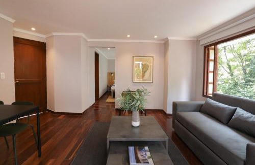 Financial District Apartamento | Cosmopolitan Comfort Loft in Zona G 401