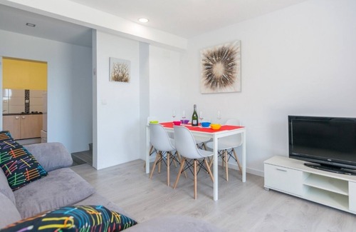 Pineda de Mar Apartamento | COSTA BRAVA - APPT 5 PERSONAS CON VISTA AL MAR Y MONTAÑA