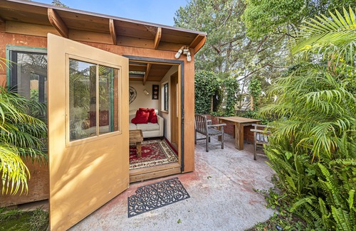 Westside Costa Mesa Casa | (# 251) Costa mesa casa de 4 dormitorios con amplio patio al lado de un parque.
