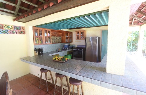 Esterillos Casa | ¡Experimente la vida en Costa Rica! Hermosa casa frente al mar con piscina!