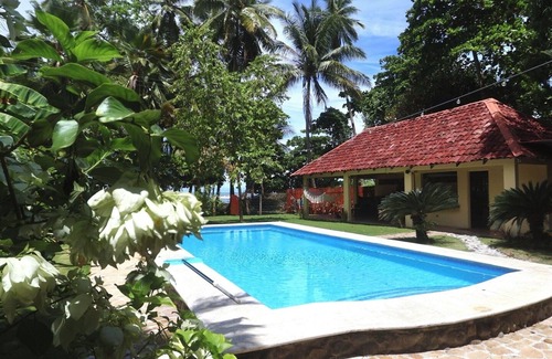 Esterillos Casa | ¡Experimente la vida en Costa Rica! Hermosa casa frente al mar con piscina!