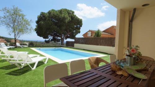 Lloret de Mar Villa | Costacabana - Villa Macey
