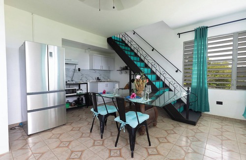 Corcovado Apartamento | costal heaven: King bed with stunning ocean view
