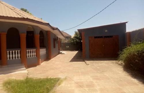 Brufut Casa | Costal Road hideout!