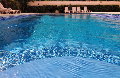 Costambar Apartamento | Costambar Beachfront Pool Apartment