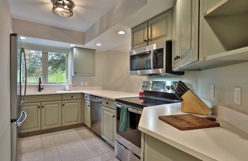 Ludlow Casa | Peaceful Ski-in/ski-out condo at Solitude Okemo - Direct Ski Access