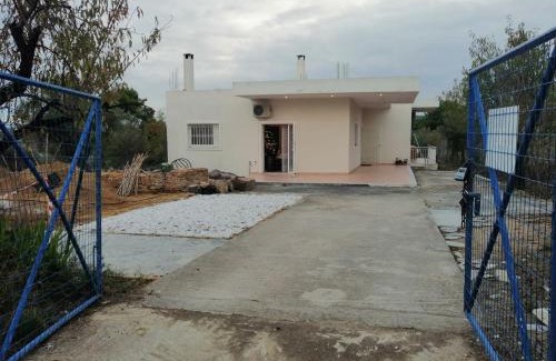 Pallini Casa | CostasFarmhouse, Pallini, Near Athens Airport
