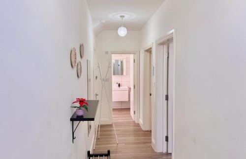 Tokyngton Apartamento | Cosy 1-Bed Flat 30min to Central London & Parking