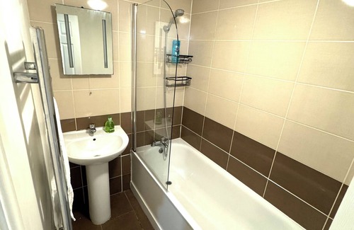 Hammersmith and Fulham Apartamento | Cosy 1-bed flat in Fulham near Chelsea Stadium!