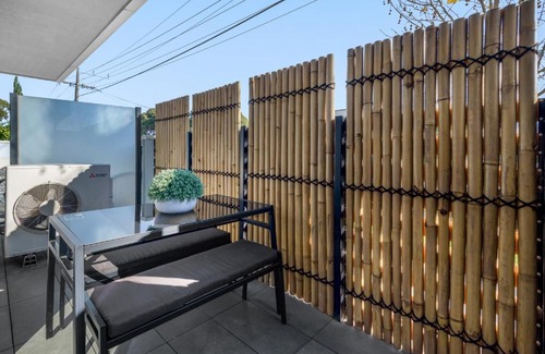 Flemington Apartamento | Cosy 1-Bed with Private Balcony By Showgrounds
