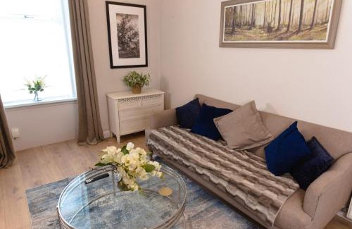 Troon Apartamento | Cosy 1-Bedroom Flat, Walk to Beaches