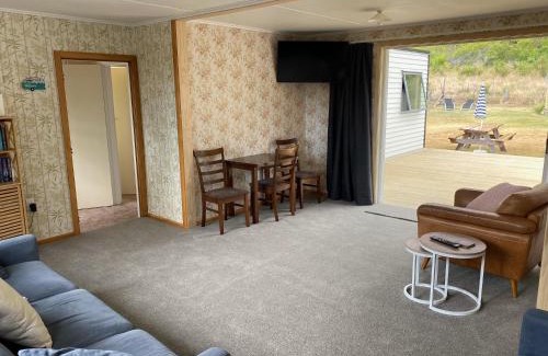 Omarama Casa | Cosy 1960's Kiwi Holiday House