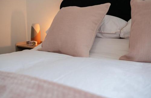 Malvern Apartamento | Cosy 1BD in Malvern With Stunning Views!