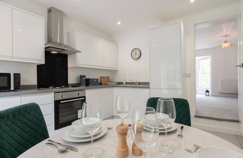 Malvern Apartamento | Cosy 1BD in Malvern With Stunning Views