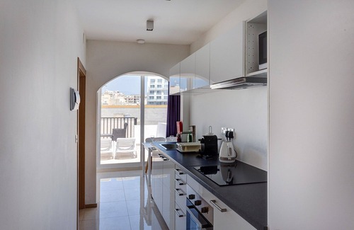 Gzira Apartamento | Cosy 1BR Penthouse With Terrace, Great Location