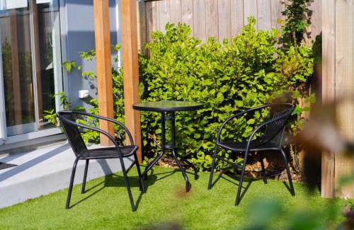 Riccarton Casa | Cosy 2 Bed 3 Bath Home Close to CBD And Hagley Park