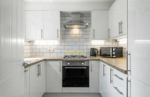 Langley Marish Casa | COSY 2 BED & FREE PARKING. NEAR HEATHROW/PINEWOOD