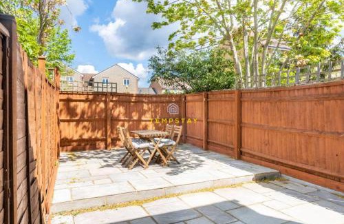 Langley Marish Casa | COSY 2 BED & FREE PARKING. NEAR HEATHROW/PINEWOOD